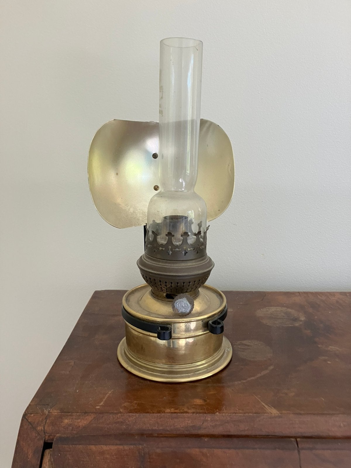 Antieke Messing Petroleumlamp met Reflector (Wand / Tafel), Ophalen of Verzenden