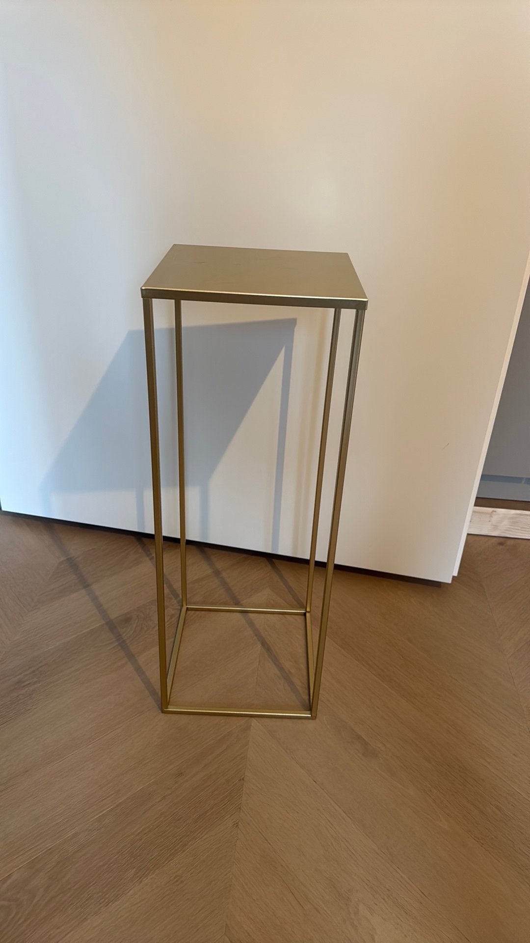 Gouden bijzettafel 60cm hoog, Ophalen, Minder dan 55 cm, Metaal of Aluminium, Vierkant