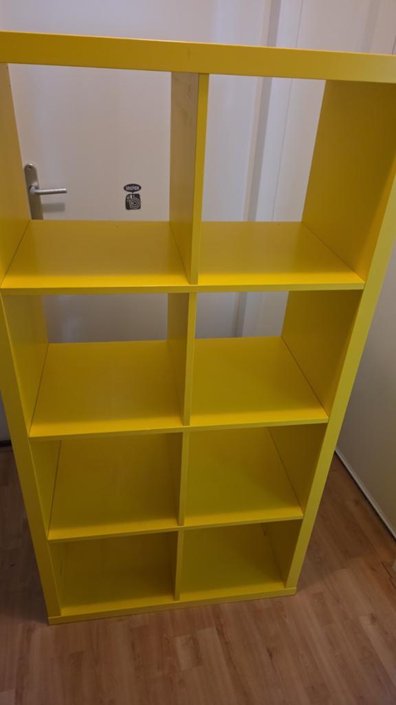 Gele IKEA Kallax kast 2x4 vakken, Huis en Inrichting, Kasten | Boekenkasten, Ophalen