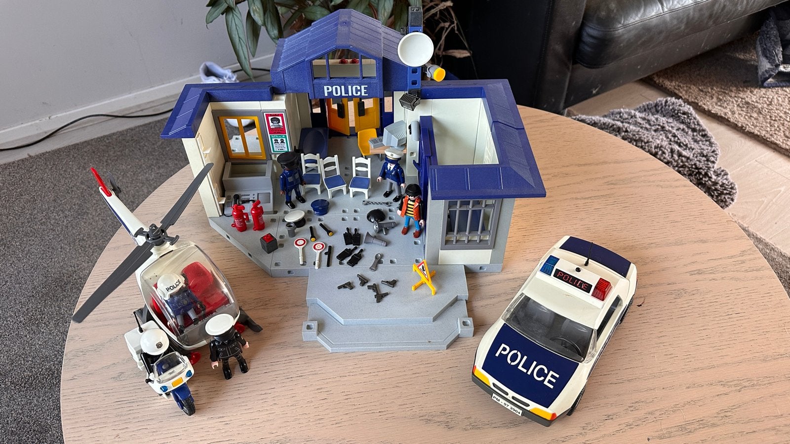 Playmobil Politiebureau met voertuigen en accessoires, Gebruikt, Gebouw, Complete set, Ophalen of Verzenden