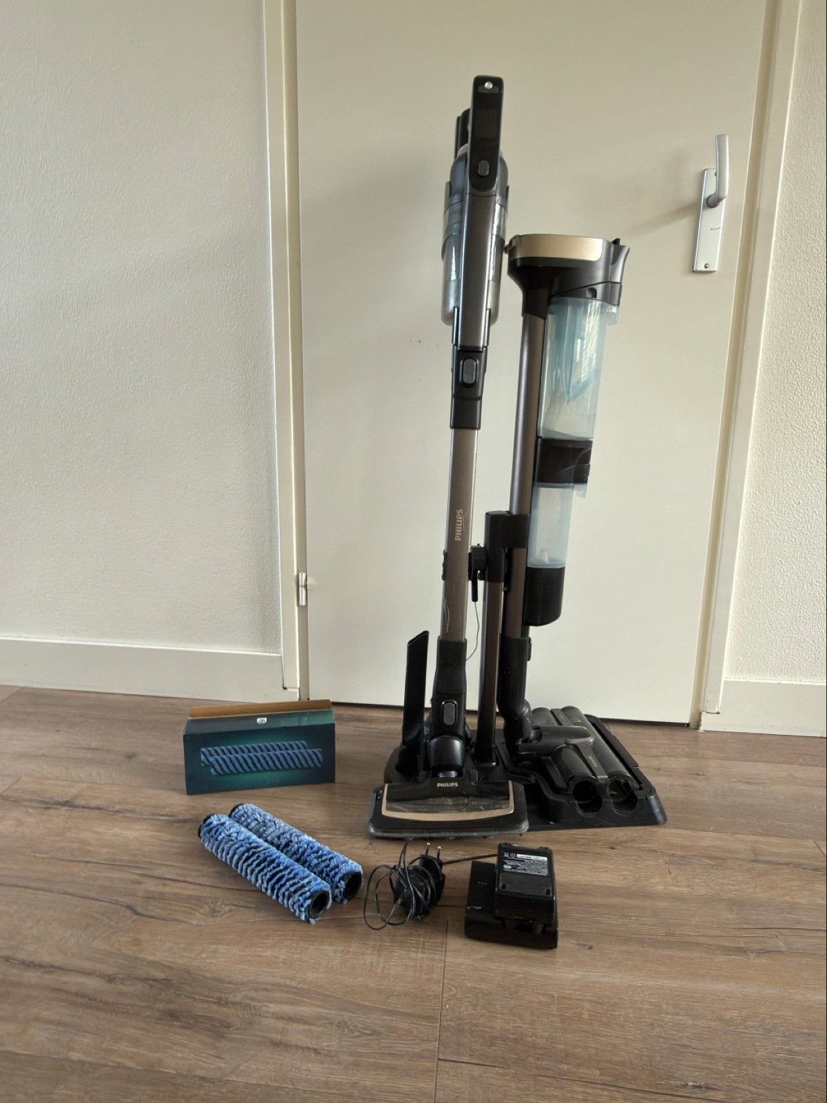 Philips AquaTrio 9000 Serie - Motor defect, incl. accessoire, Philips, Draadloos, Niet werkend, Reservoir