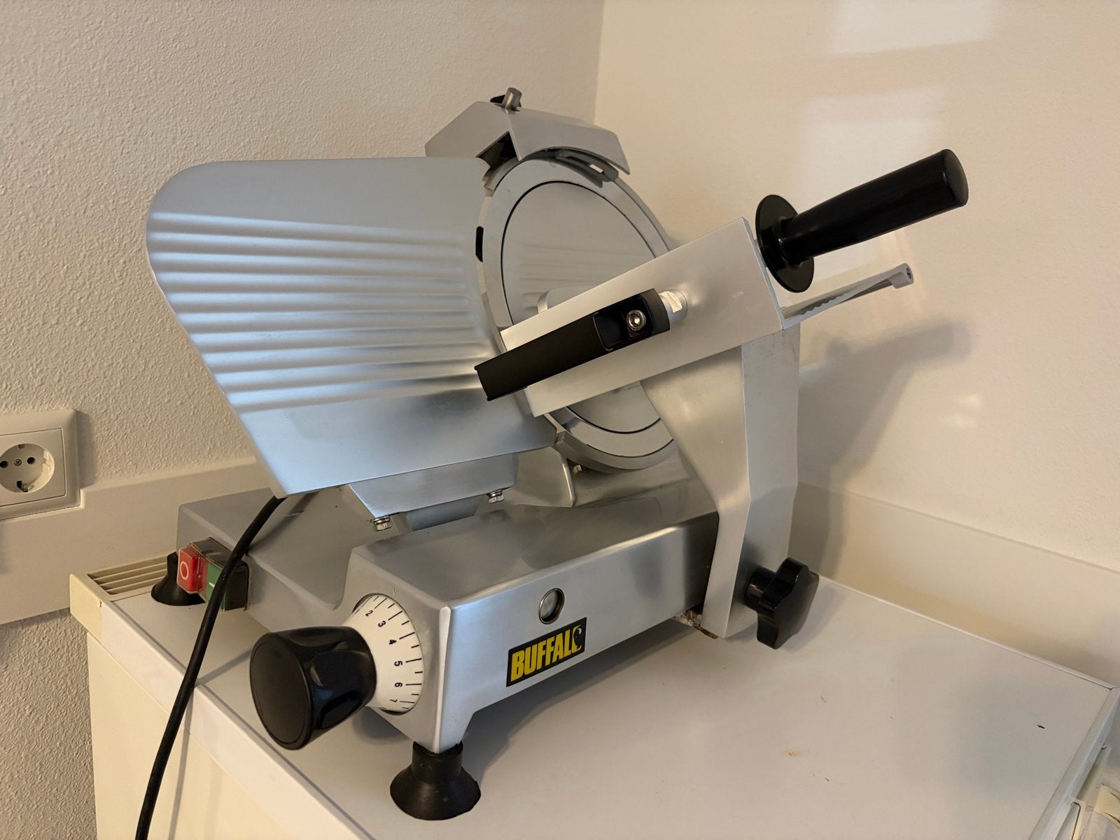 Buffalo Vleessnijmachine - Perfect voor Horeca, Ophalen, Gebruikt