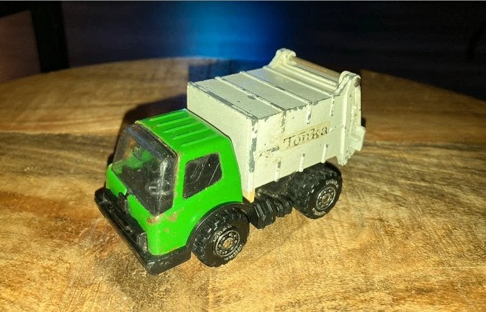 Tonka vuilniswagen, Hobby en Vrije tijd, Modelauto's | 1:50, Ophalen of Verzenden, Bus of Vrachtwagen, Overige merken