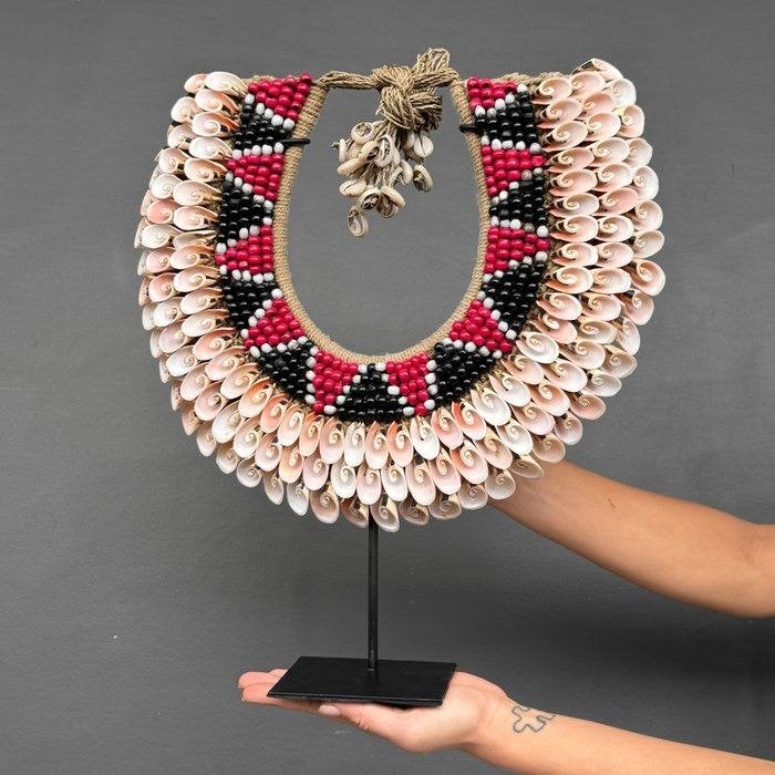 Decoratief ornament - Shell Necklace - Papoea-Nieuw-Guinea, Huis en Inrichting, Meerkleurig, Verzenden, Boho, Nieuw