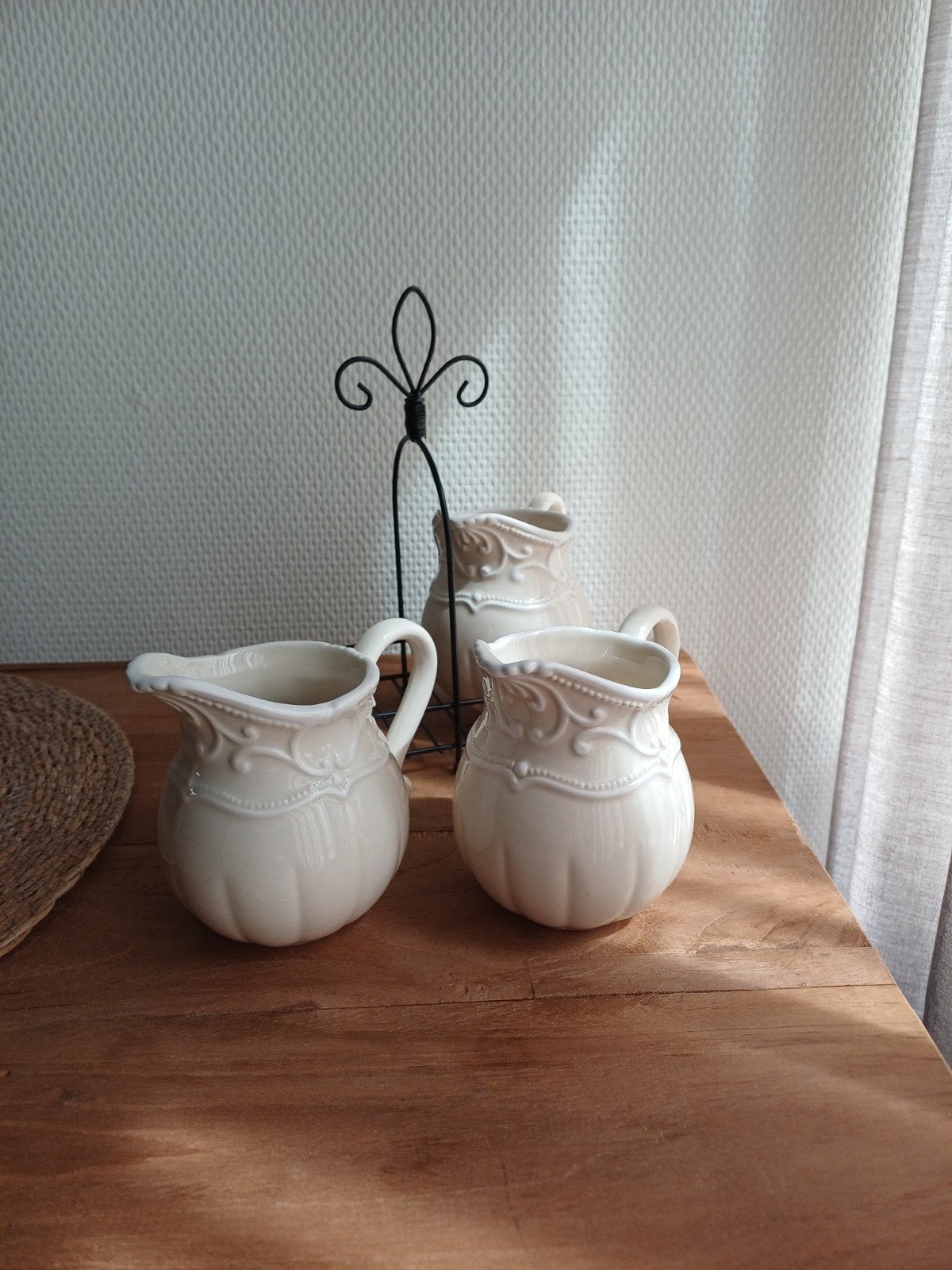 3 Countryfield melkkannetjes met houder - Zo goed als nieuw, Huis en Inrichting, Keuken | Servies, Ophalen of Verzenden, Zo goed als nieuw