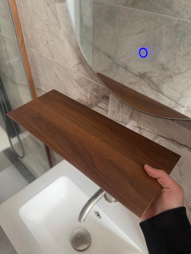 Nieuwe Stijlvolle houten wandplank voor badkamer, Huis en Inrichting, Badkamer | Badtextiel en Accessoires, Nieuw, Overige typen