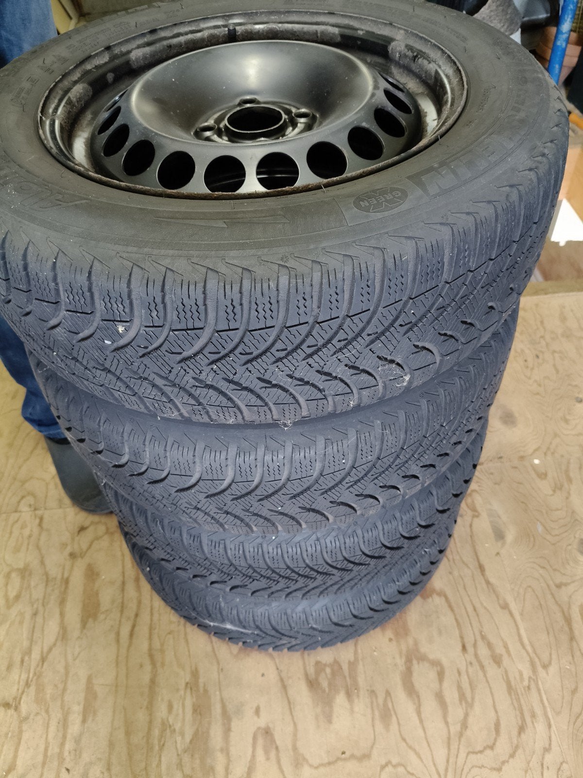 Winterbanden set 185/65 R15 met 6mm profiel, Auto-onderdelen, Banden en Velgen, Ophalen, Gebruikt, 15 inch, Banden en Velgen