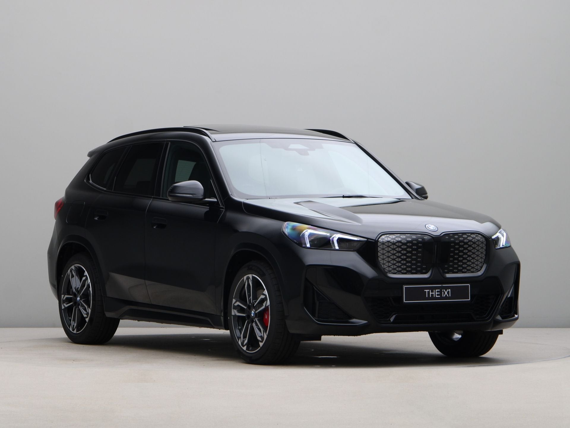 BMW iX1 eDrive20 M-Sport Pro 67 kWh (bj 2026, automaat), Met garantie (alle), Zwart, Origineel Nederlands, 420 min