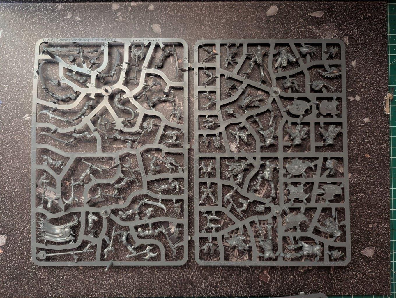 Warhammer 40K/AoS Tzaangors NOS, Ophalen of Verzenden, Nieuw, Warhammer 40000, Figuurtje(s)