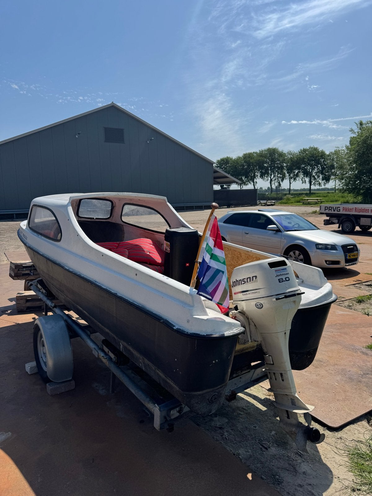 Mooie boot met Johnson 8 pk viertakt buitenboordmotor, Watersport en Boten, Overige merken, Gebruikt, Buitenboordmotor, Benzine