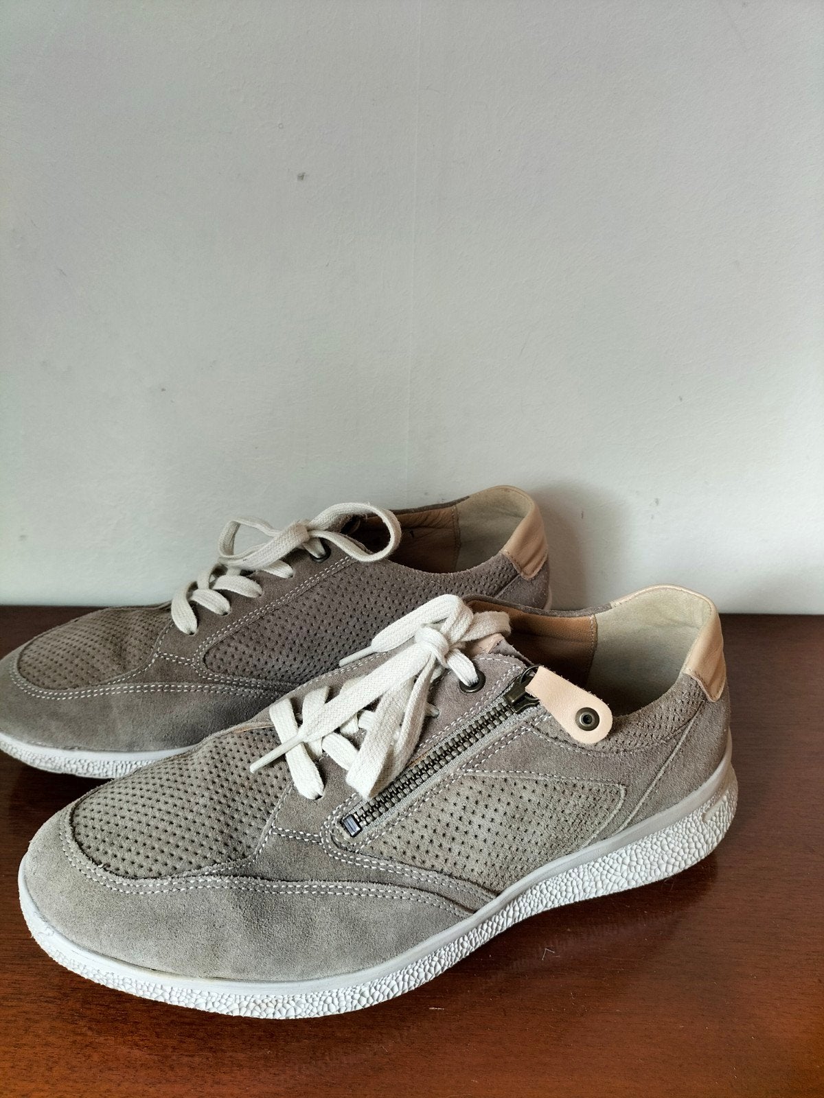 schoenen van Hartjes maat 6 = 39  /  39,5, Kleding | Dames, Ophalen, Beige, Hartjes, Sneakers of Gympen