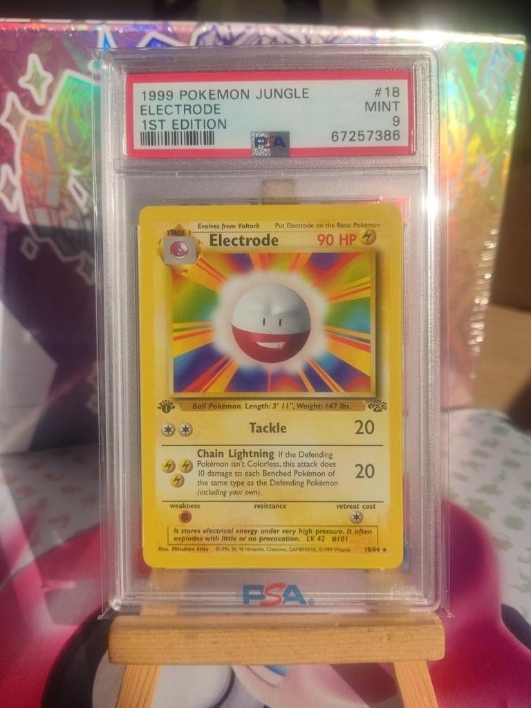 Pokemon Electrode Jungle 1st Edition PSA 9 Mint, Ophalen of Verzenden, Zo goed als nieuw, Losse kaart