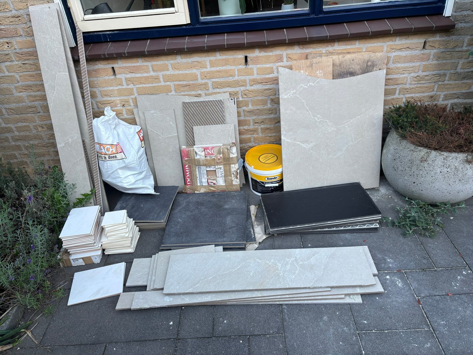 Diverse tegels, gratis af te halen: vloer, wand, keramiek, Ophalen, Gebruikt, Keramiek, 20 tot 40 cm