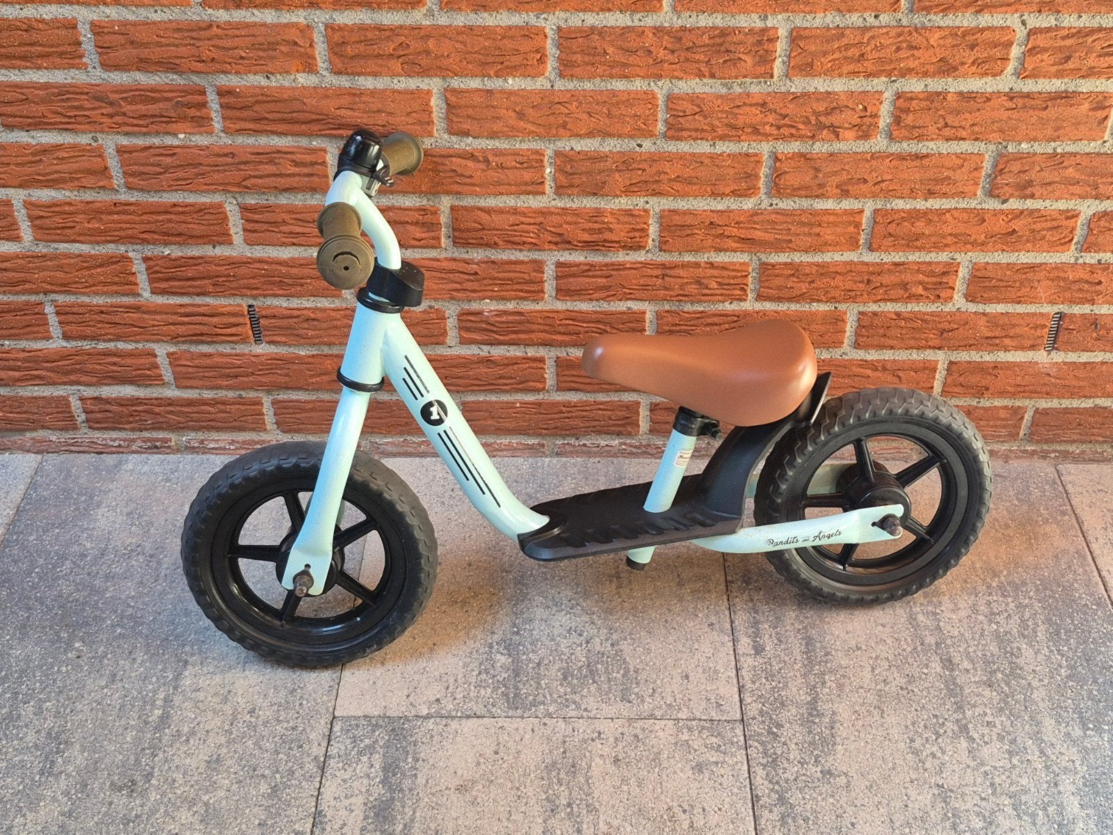 Bandits & Angels loopfiets mintgroen met rieten fietsmandje, Ophalen, Gebruikt, Loopfiets