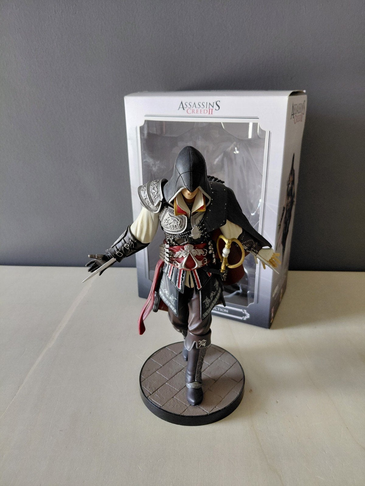 Assassins Creed 2 Ezio Black Variant Statue, Ophalen of Verzenden, Zo goed als nieuw