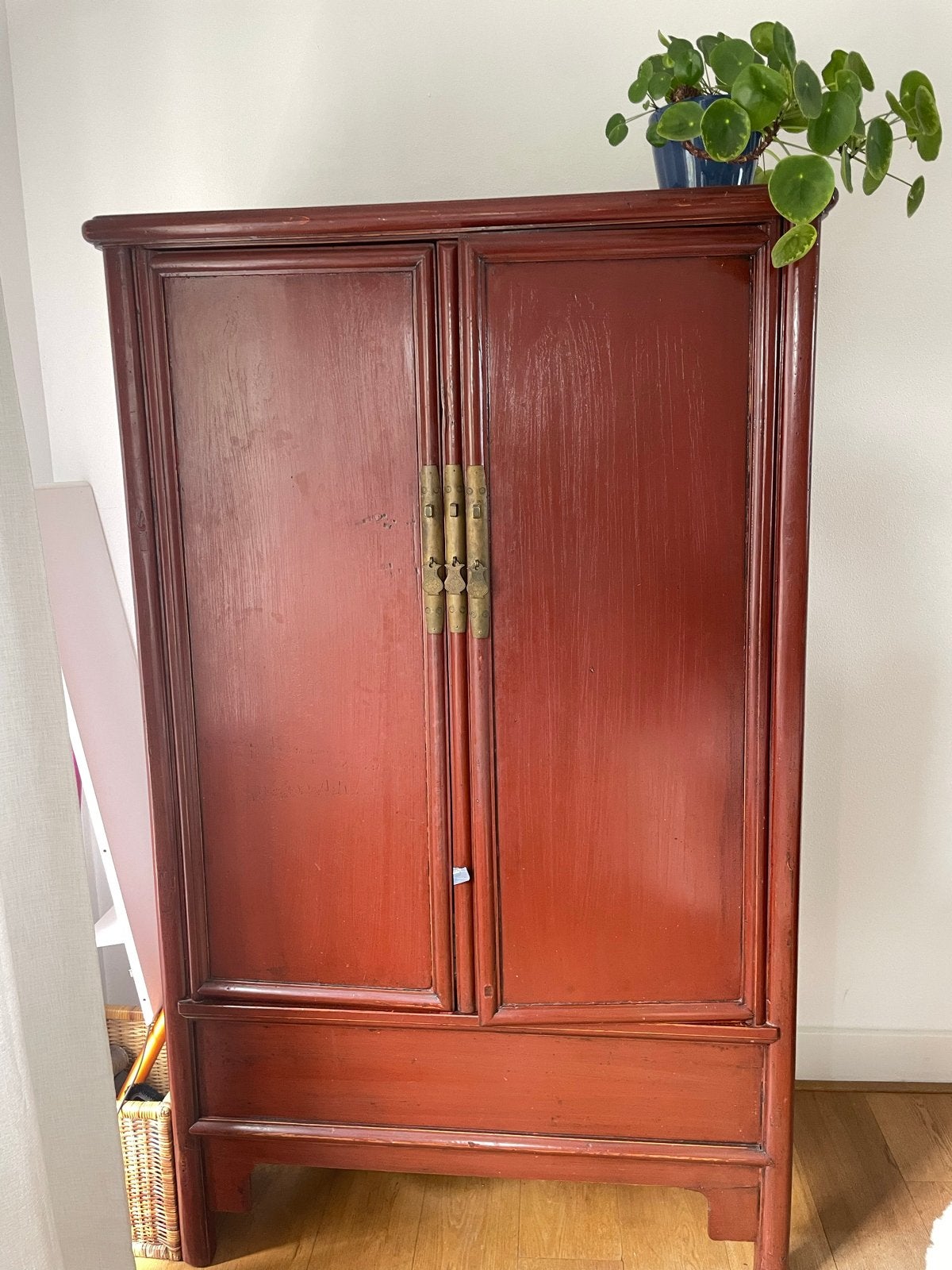 Antieke Chinese kast - Rood gelakt 108x180x55, Ophalen