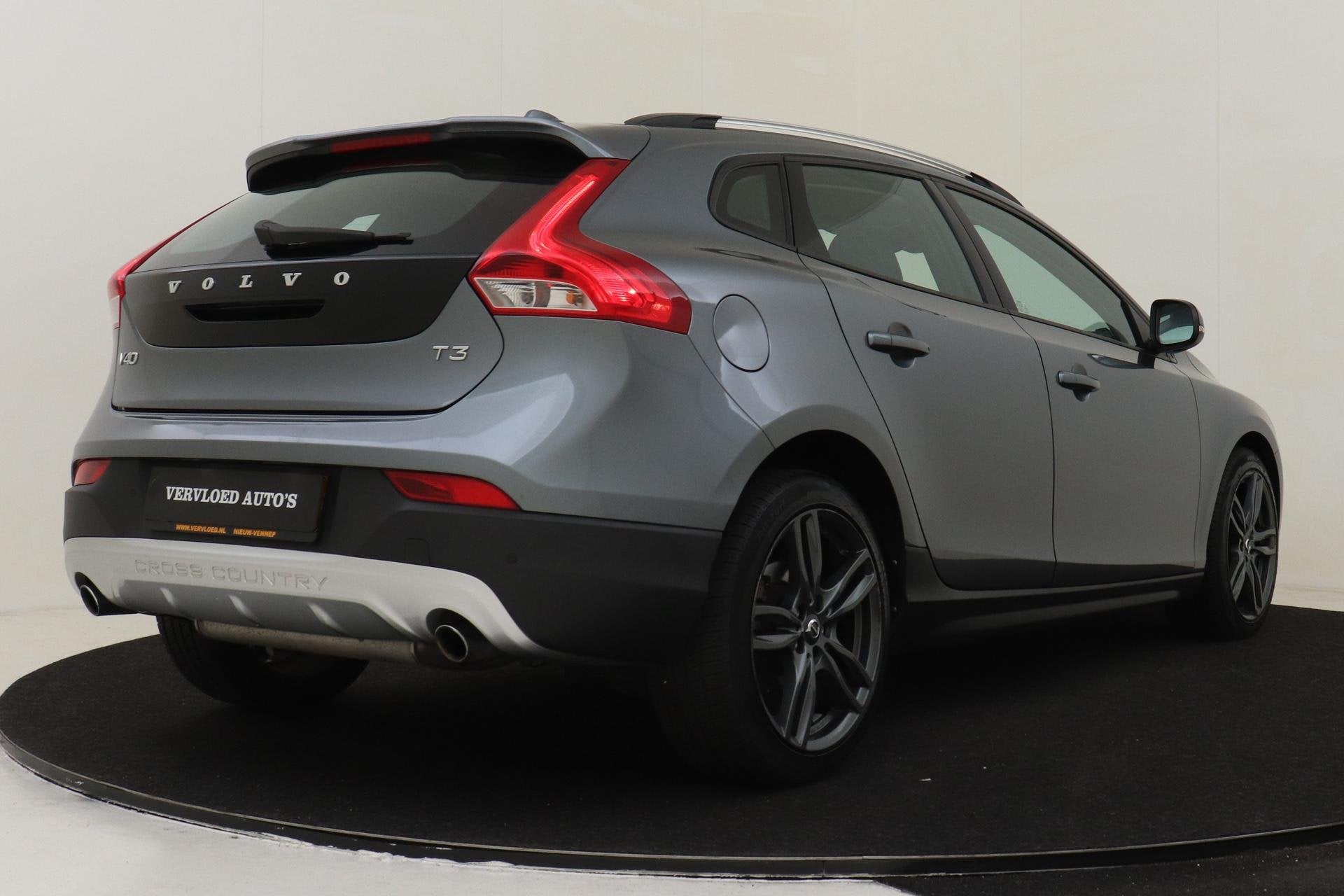 Volvo V40 CROSS COUNTRY T3 AUT. NORDIC+ -CRUISE|STOELVERW.|S, Euro 6, 700 kg, Leder en Stof, Origineel Nederlands