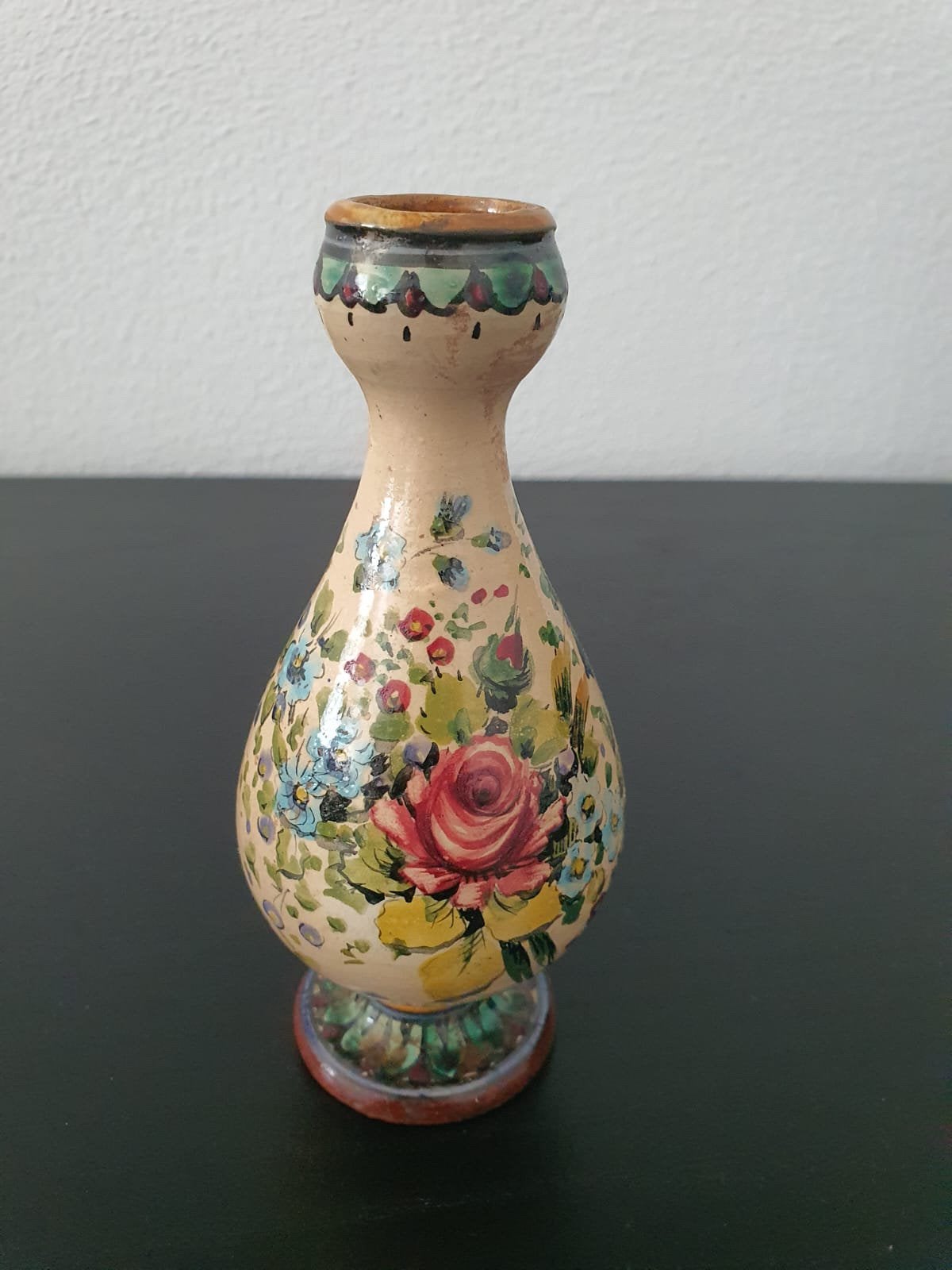 Vintage handpainted ‘majolica’ vase, Antiek en Kunst, Antiek | Vazen, Ophalen of Verzenden