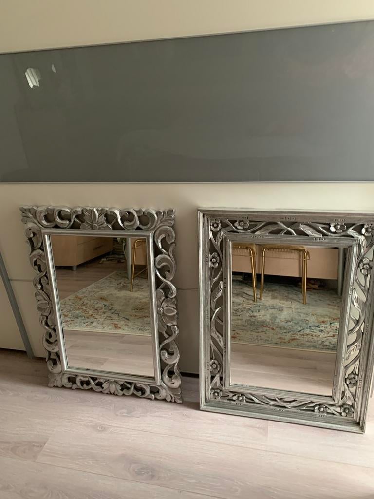 2 grote spiegels met Indonesisch houtsnijwerk 60x80 cm, Huis en Inrichting, Ophalen, Zo goed als nieuw, Rechthoekig, Minder dan 100 cm