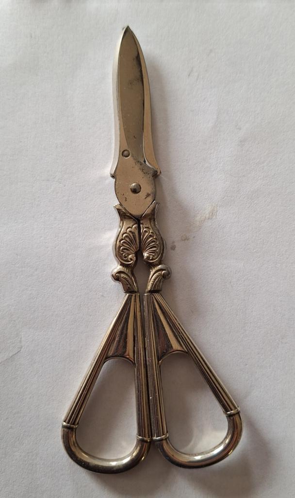 Zilveren druivenschaar of stofschaartje 830 2e zilvergehalte, Antiek en Kunst, Ophalen of Verzenden, Zilver