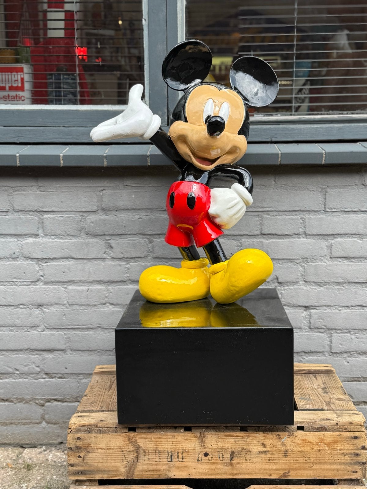 Grote Mickey Mouse Beeld op Sokkel - Disney Decoratie, Ophalen, Mickey Mouse, Gebruikt, Beeldje of Figuurtje
