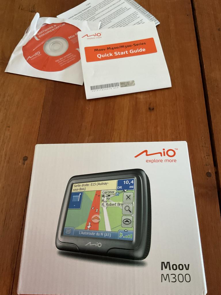 Mio Moov M300 Navigatiesysteem met accessoires, Ophalen of Verzenden, Gebruikt