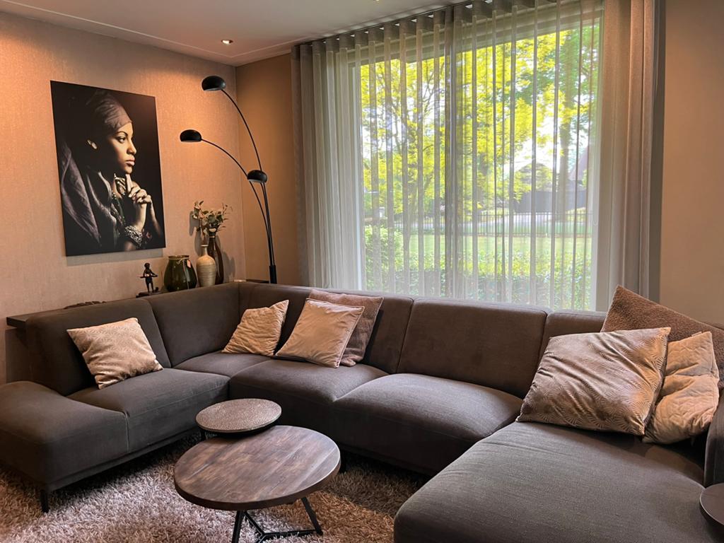 Een modern en mooi bankstel, Huis en Inrichting, Ophalen of Verzenden, 75 tot 100 cm