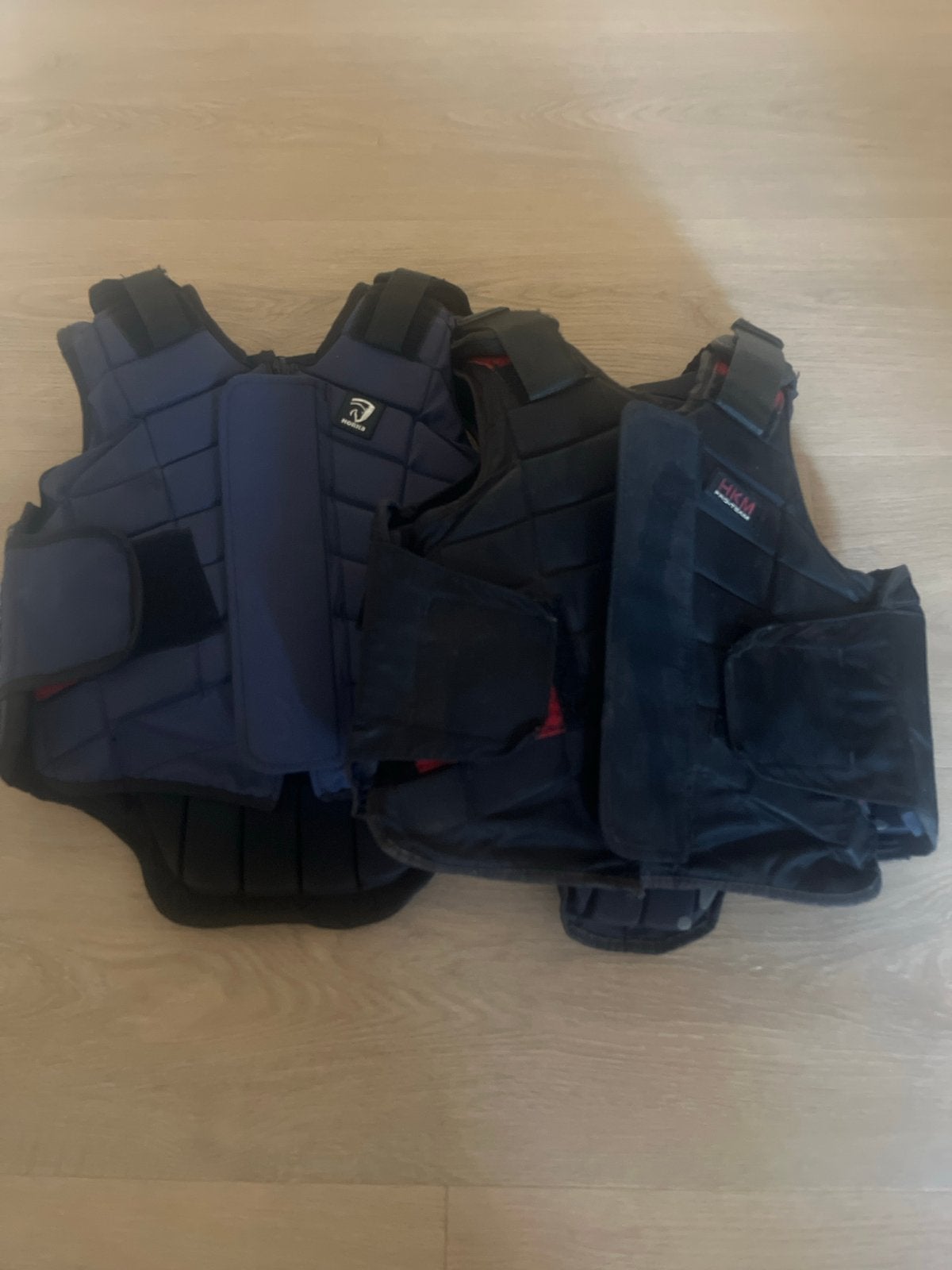 Twee Body Protectors (Horka & HKM) - Zo goed als nieuw, Sport en Fitness, Ophalen of Verzenden, Zo goed als nieuw