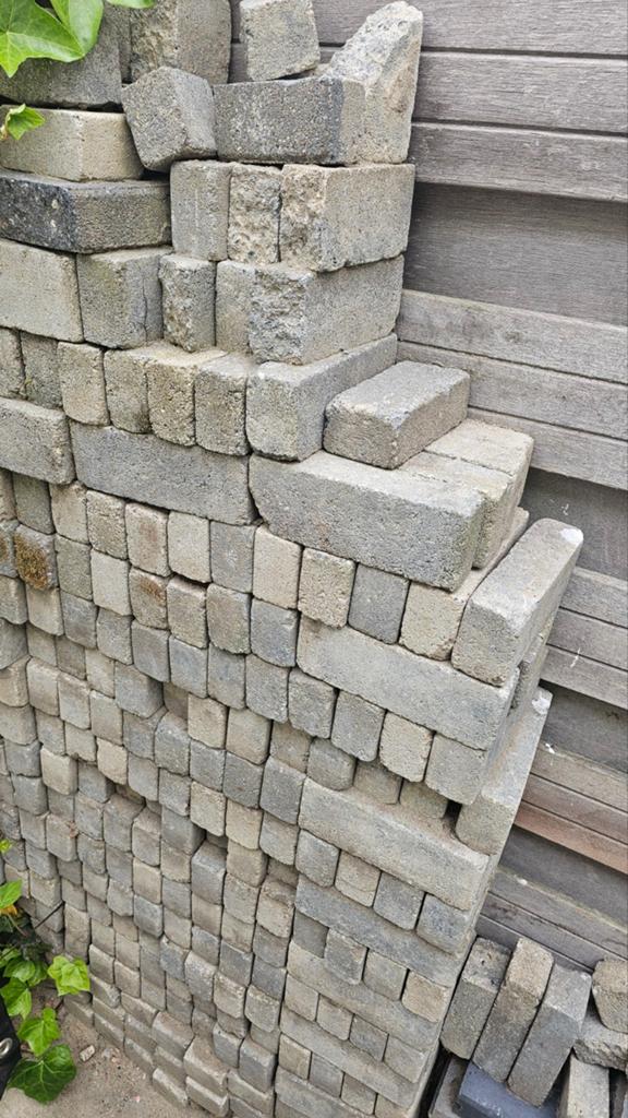 Waaltjes: 3m2. Diverse speels grijs. GRATIS!, Tuin en Terras, Ophalen