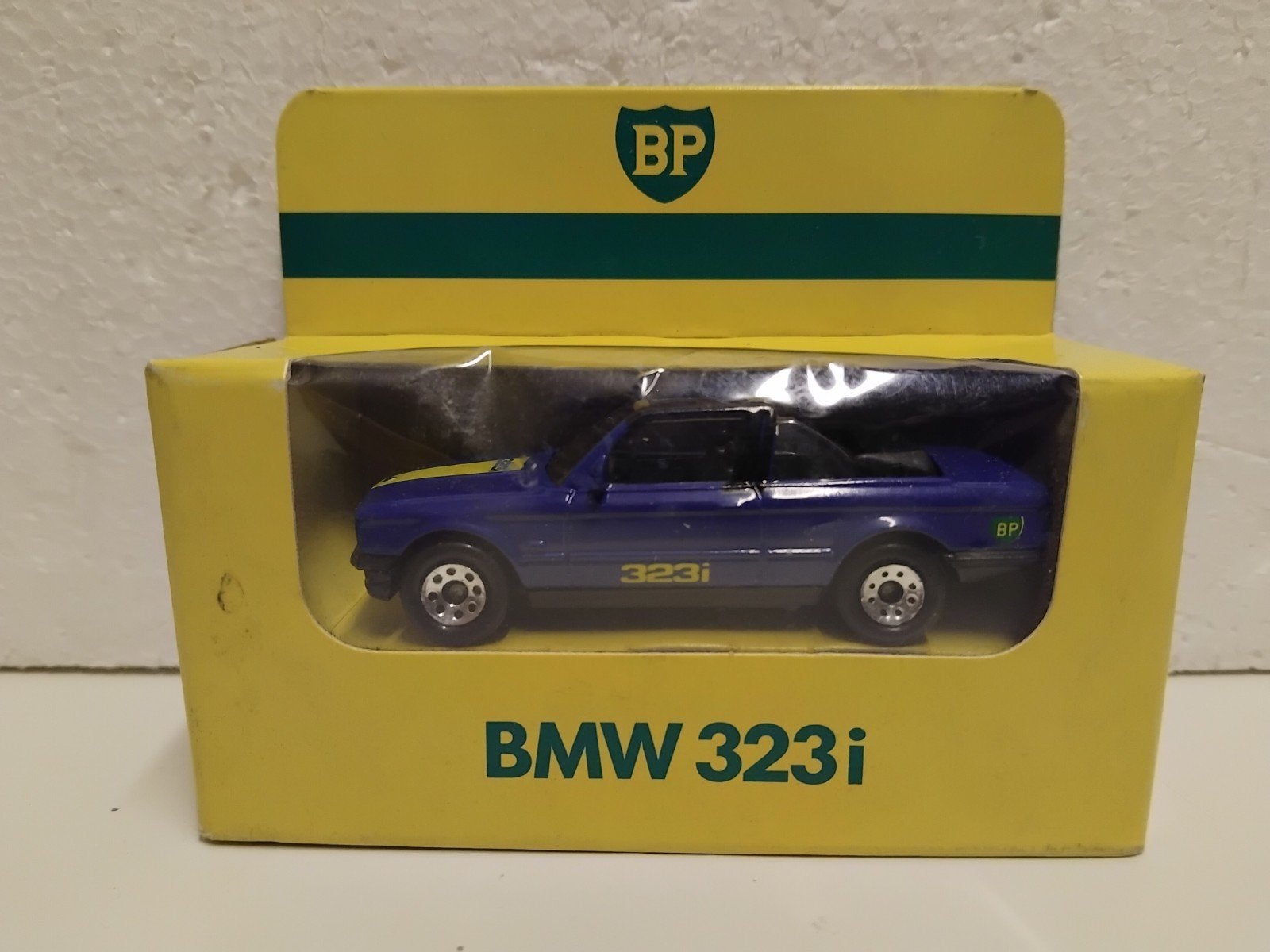 div. Matchbox BMW 323 i Bauer BP box en andere 3INCH, Hobby en Vrije tijd, Ophalen of Verzenden, Zo goed als nieuw, Auto
