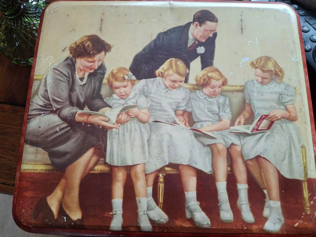 Koningin Juliana Prins Bernhard en de prinsesjes 40th, Verzamelen, Ophalen of Verzenden, Overige