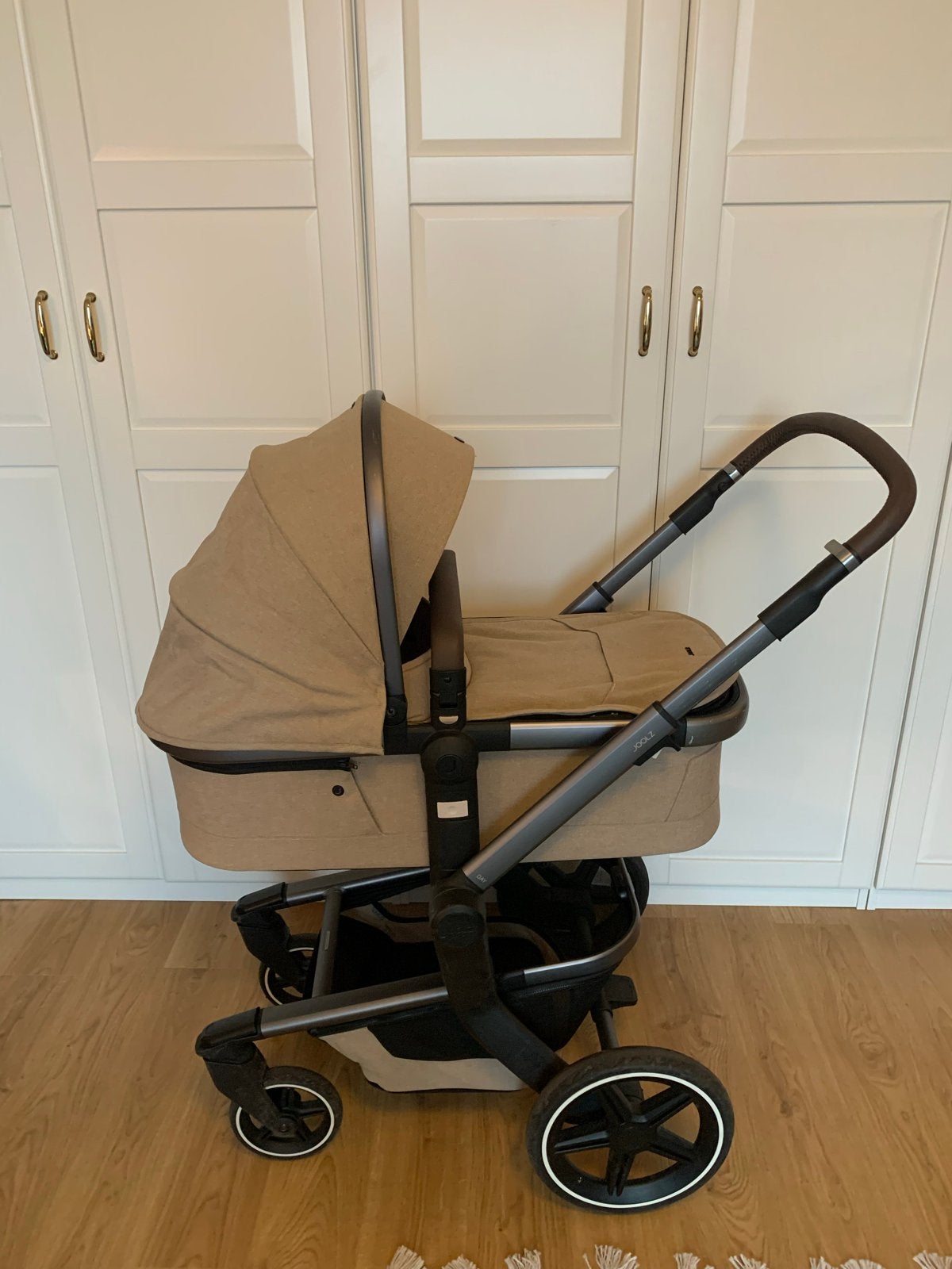 Joolz Day+ plus kinderwagen Timeless Taupe met wieg en zitje, Zo goed als nieuw, Combiwagen, Met reiswieg, Ophalen
