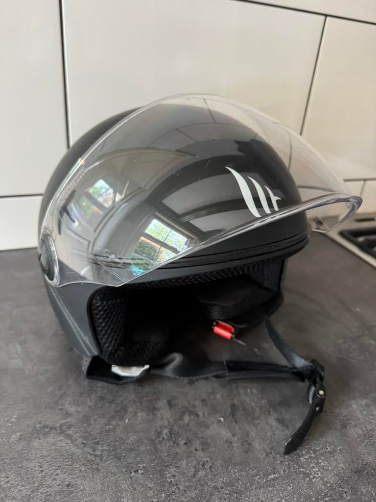 Nette scooter helm MThelmets, Fietsen en Brommers, Ophalen, Zo goed als nieuw