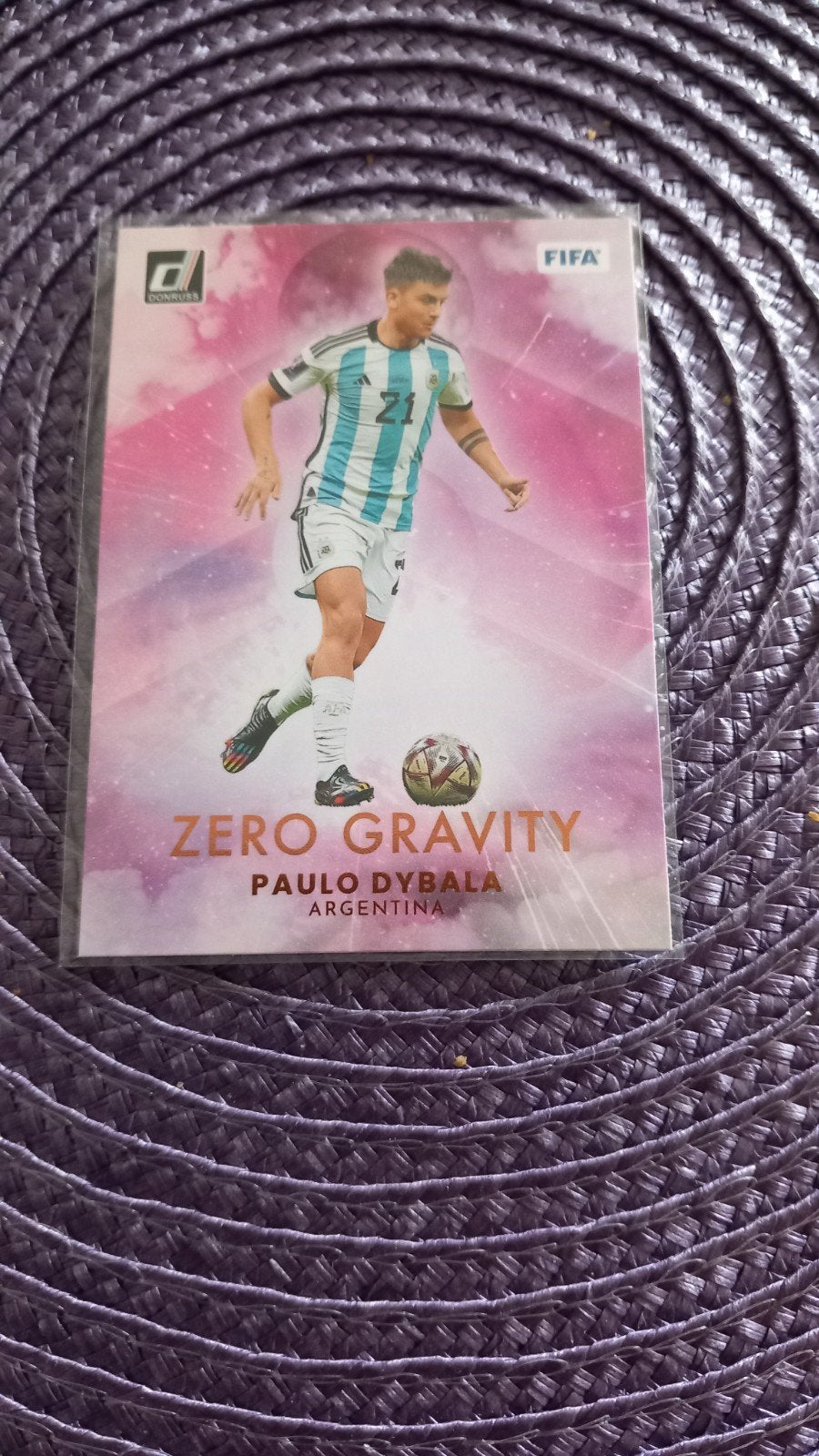 Panini Donruss Zero Gravity Paulo Dybala Argentinië, Verzenden, Zo goed als nieuw, Buitenlandse clubs, Spelerskaart