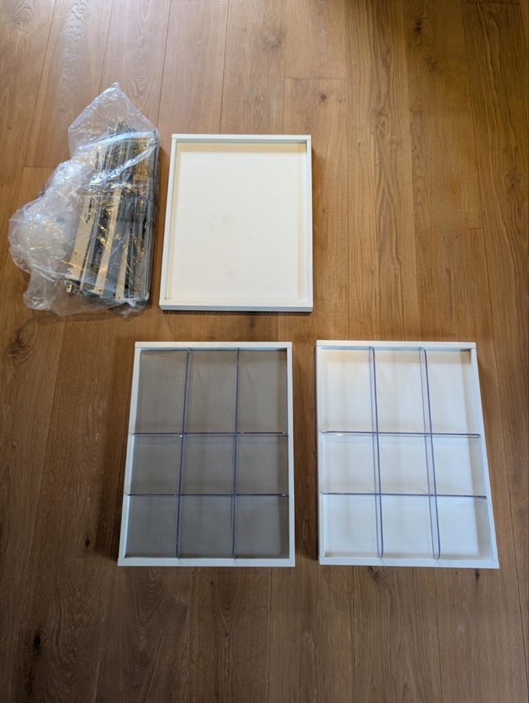 KOMPLEMENT: 3x Uittrekbare plank, 2x verdeler, 1x mat, Ophalen, Gebruikt