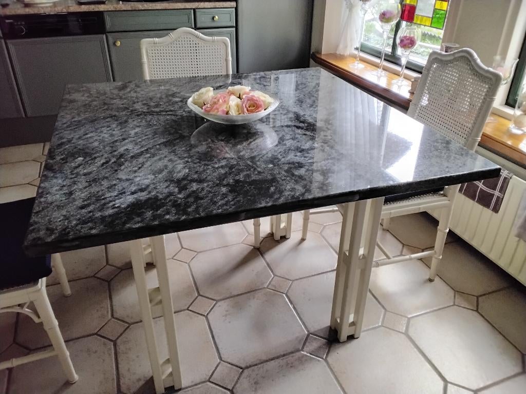Groen getinde granieten eettafel, Huis en Inrichting, Tafels | Eettafels, Overige materialen, Stijlvol, Ophalen of Verzenden, Zo goed als nieuw