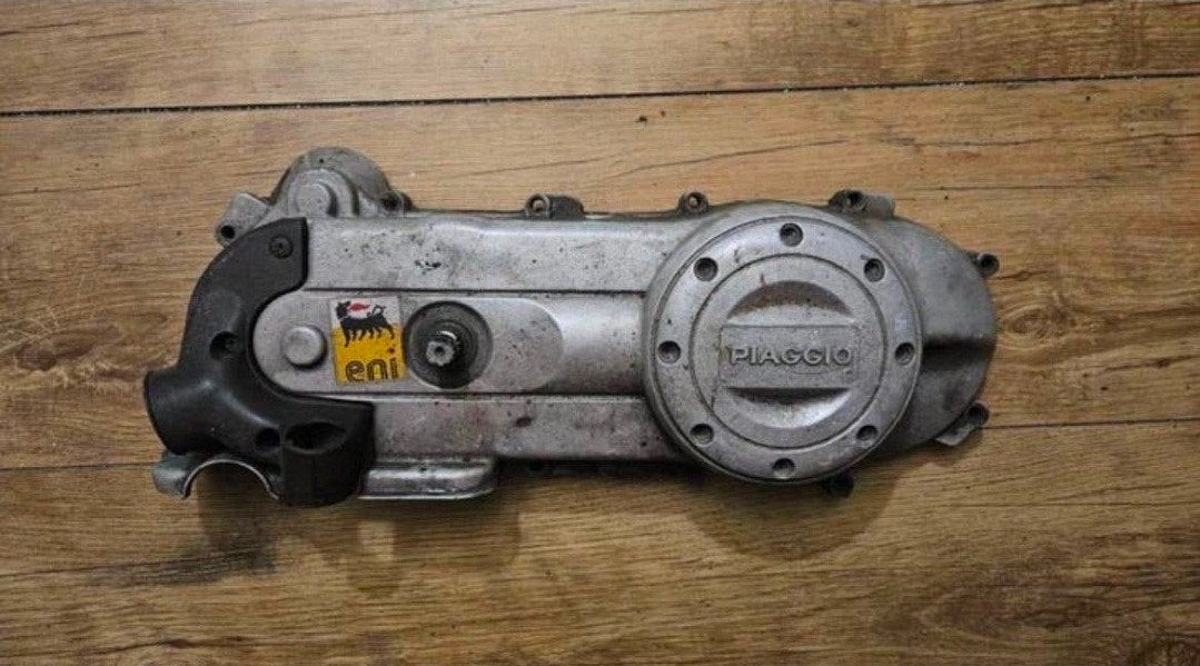 Carterkap Piaggio zip / vespa lx s 10 inch €25

Ik heb er 2, Ophalen of Verzenden