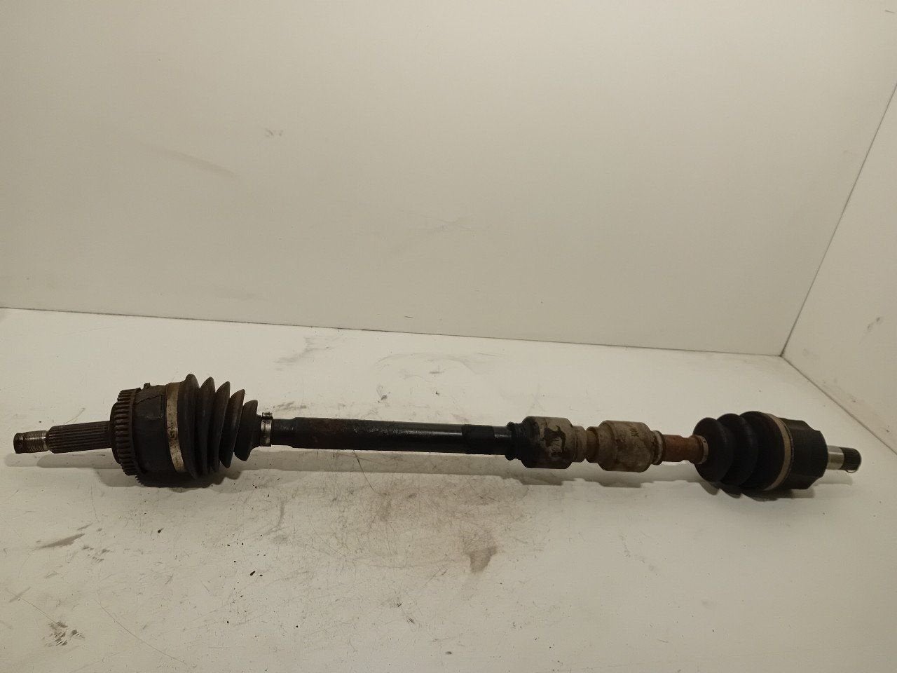 Aandrijfas rechts voor Kia Magentis, Onderdelen@venauto.nl, Van der Ven Autorecycling B.V., Ettenseweg 76, 4706 PB Roosendaal, The Netherlands