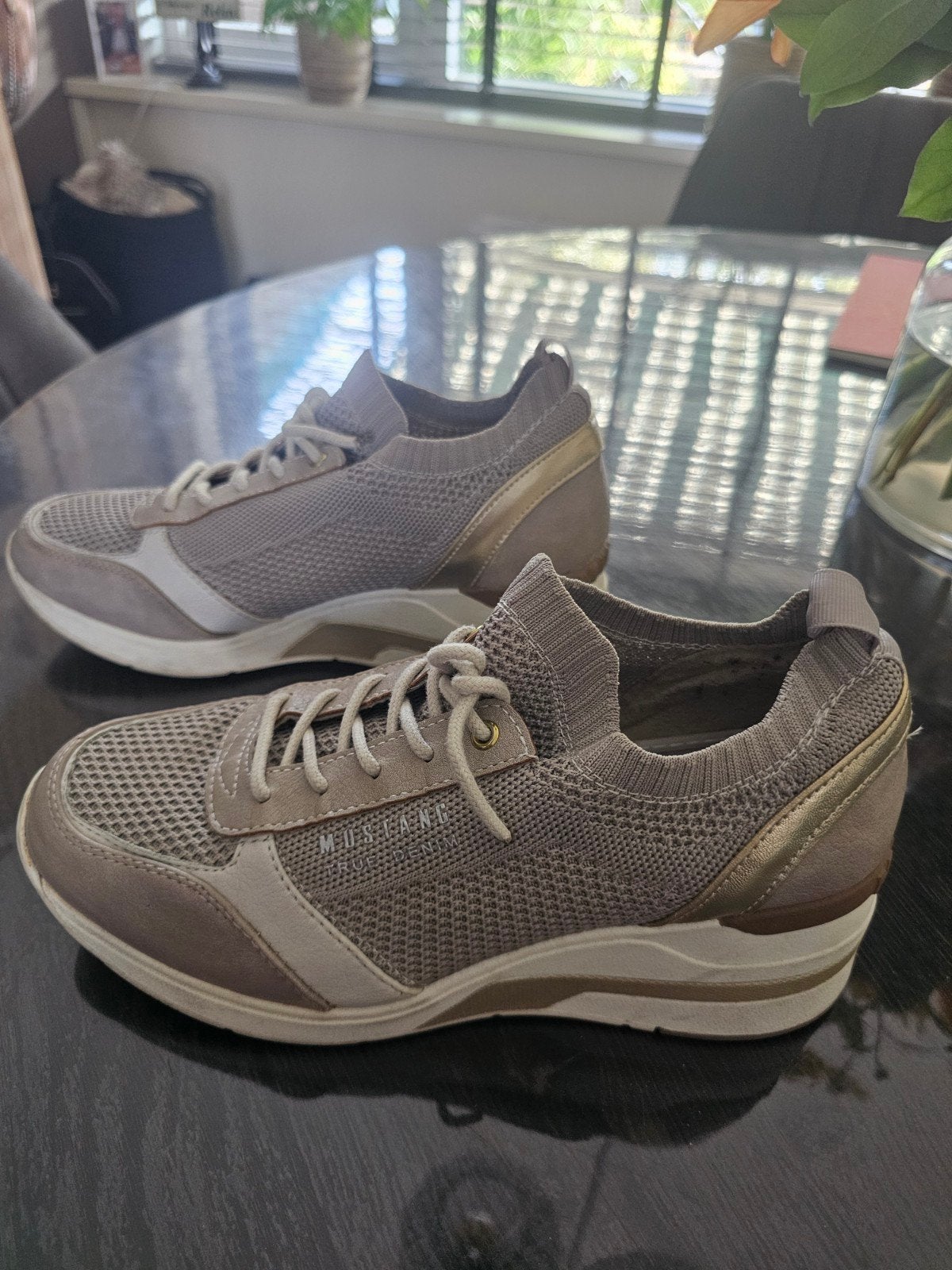 Mustang sleehak sneakers dames maat 38 taupe/beige/goud, Overige kleuren, Ophalen of Verzenden, Mustang, Sneakers of Gympen