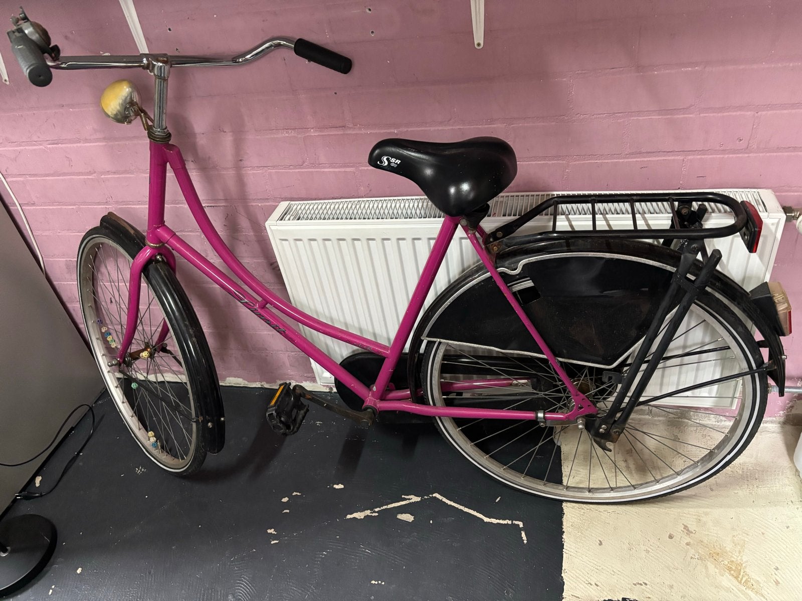 Roze damesfiets met bagagedrager en lage instap, Trommelrem, Ophalen, Overige merken, 53 tot 56 cm