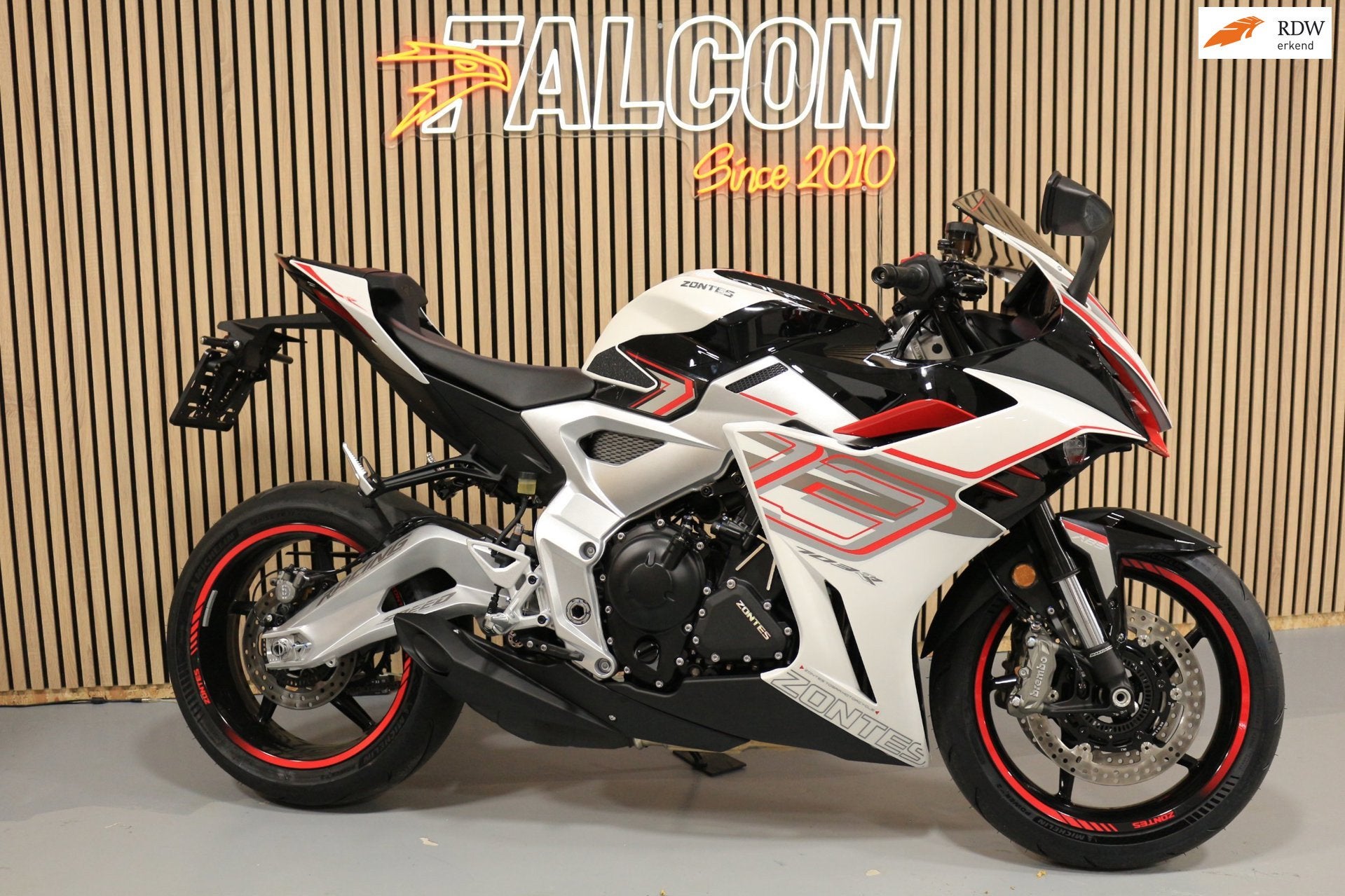 Zontes 703RR - 2026 - Quickshifter - A2 mogelijk - Brembo -, Info@mooof.be, 700 cc, Traction Control, Rijksweg 440
8710  Wielsbeke, BE