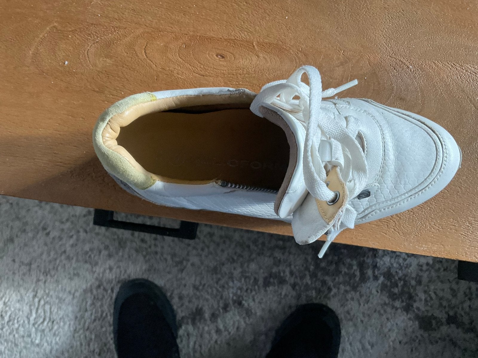 Witte sneakers met slangenprint detail helioform maat 37, Kleding | Dames, Schoenen, Ophalen of Verzenden, Gedragen, Wit, Sneakers of Gympen
