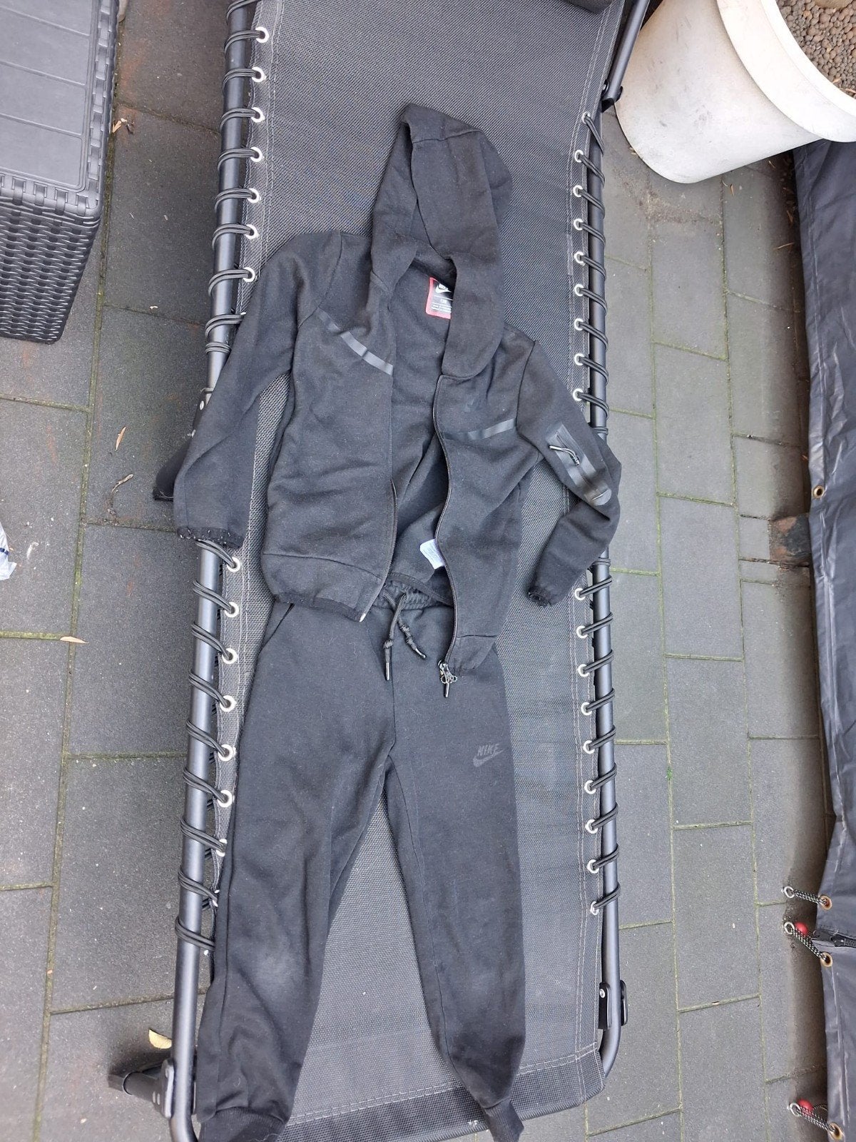 Nike trainingspak maat 128, Gebruikt, Jongen of Meisje, Ophalen of Verzenden, Setje