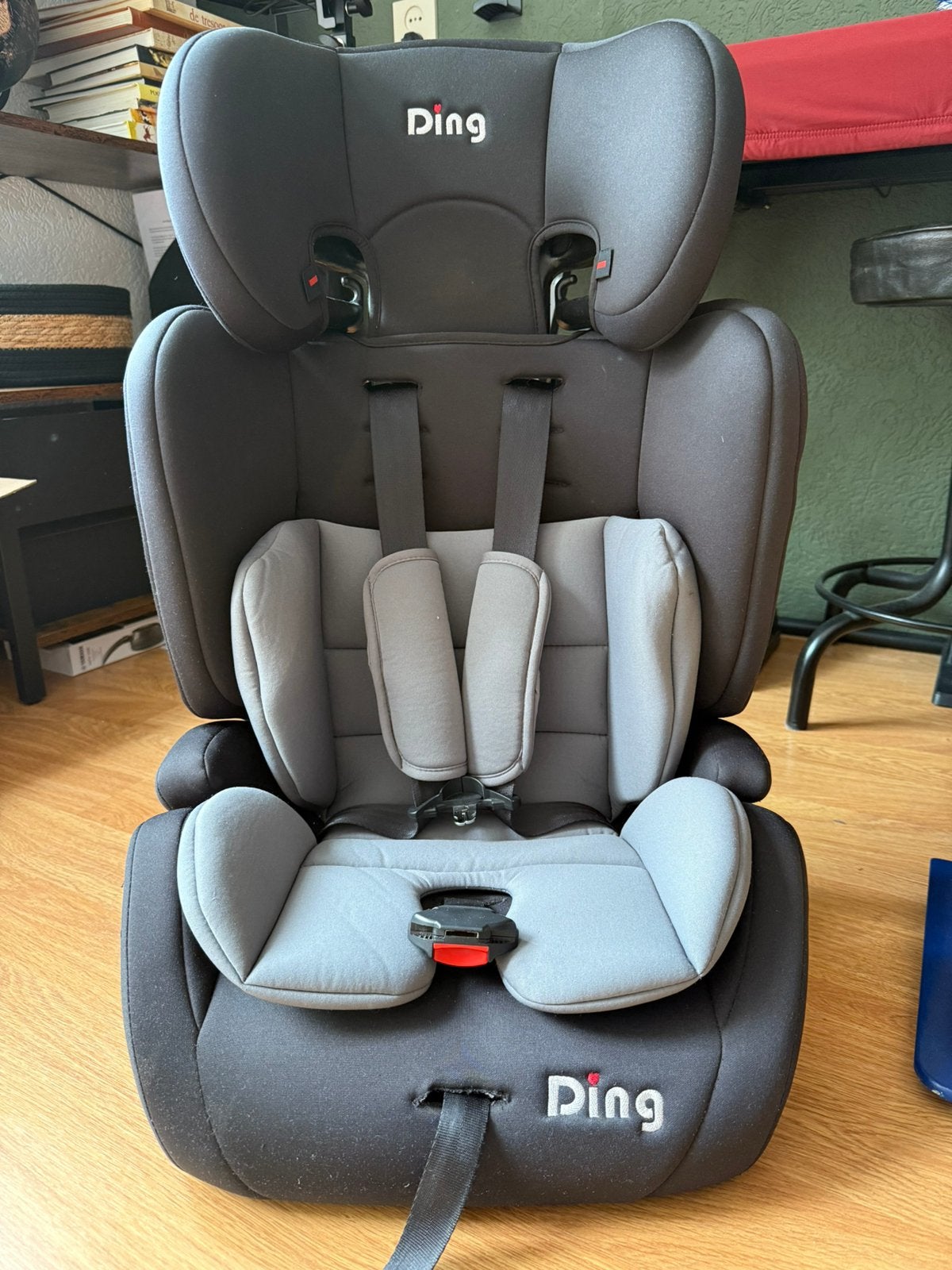 Autostoel Ding groep 1/2/3, Kinderen en Baby's, Autostoeltjes, Autogordel, Zo goed als nieuw, 9 t/m 36 kg, Verstelbare rugleuning