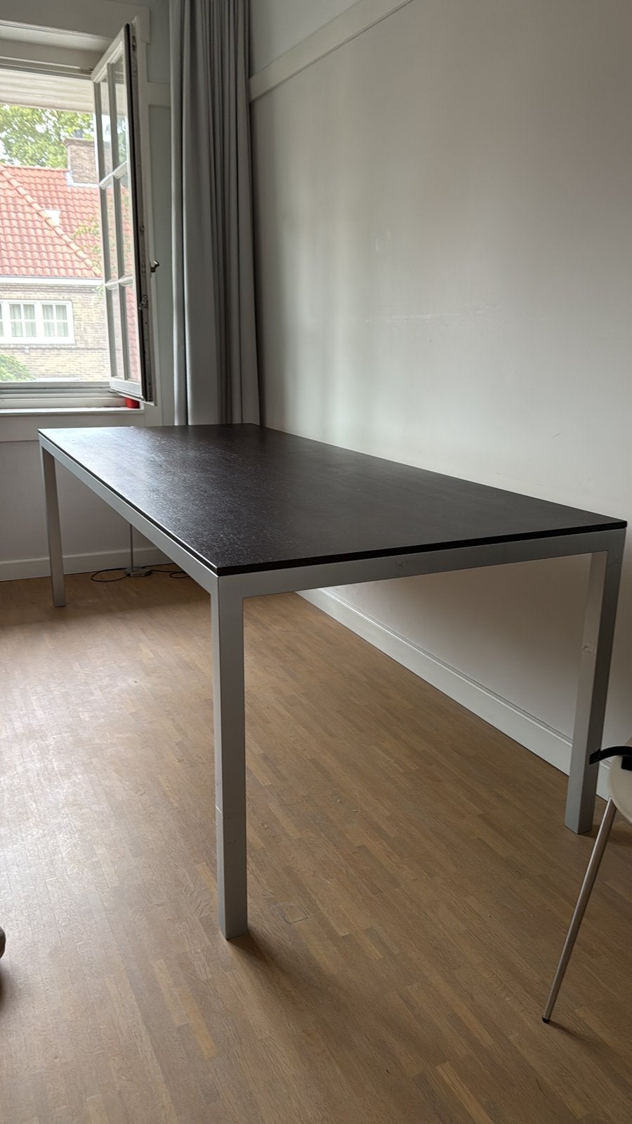 eettafel met houtfineer blad en aluminium onderstel, Ophalen, Gebruikt, Eikenhout, 200 cm of meer