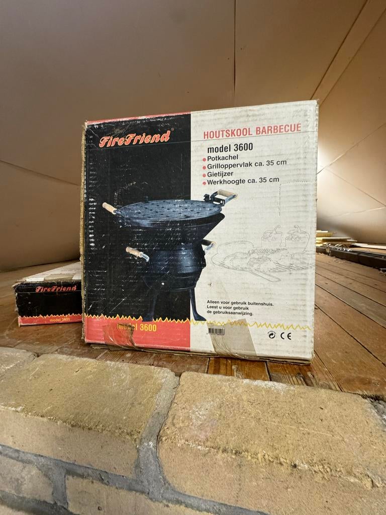 2x Nieuwe FireFriend Houtskool Barbecue Model 3600, Ophalen, Nieuw