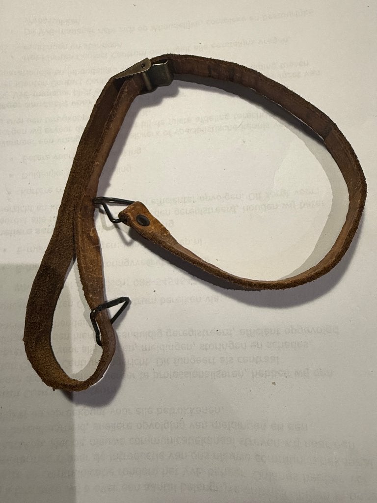 US WW2 .M1 Helmet leren chin strap, Verzamelen, Militaria | Tweede Wereldoorlog, Ophalen of Verzenden, Landmacht, Amerika, Helm of Baret