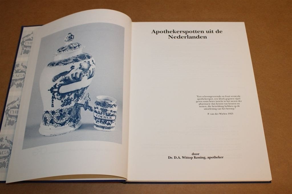Apothekerspotten — Wittop Koning over Herkomst & Materiaal, Ophalen of Verzenden, Zo goed als nieuw