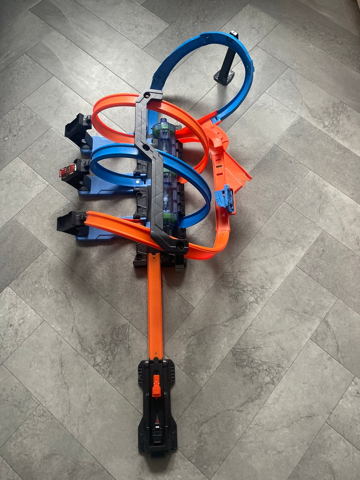 Hot Wheels Schietbaan met 3 Loopings - Goede Staat, Kinderen en Baby's, Ophalen, Met looping, Racebaan, Gebruikt