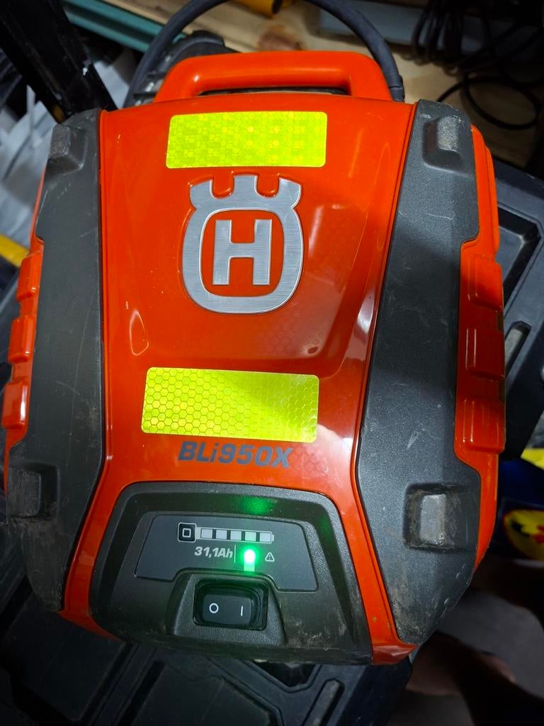 Husqvarna BLi950X Accu rugaccu - Werkt naar behoren, Ophalen of Verzenden, HUSQVARNA BLi950X
€ 1.360,00, A, A